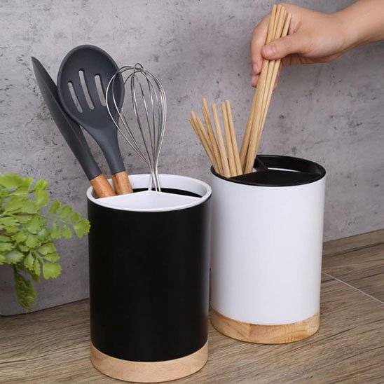Pot ustensiles cuisine  